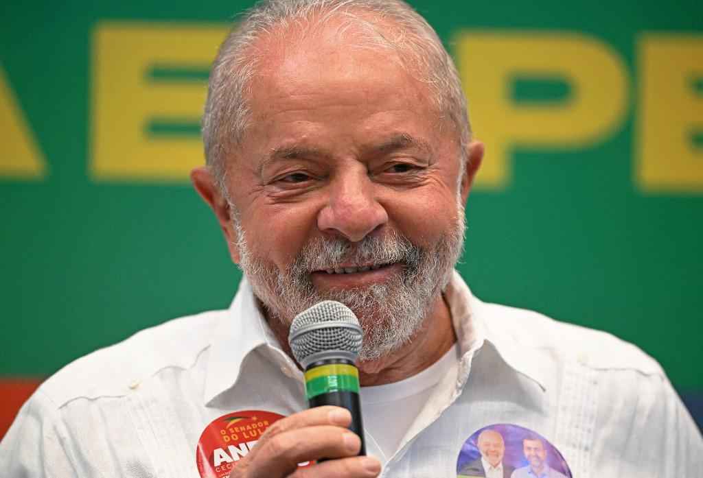 Lula, a 'fênix' da esquerda de novo às portas do poder - CARL DE SOUZA / AFP