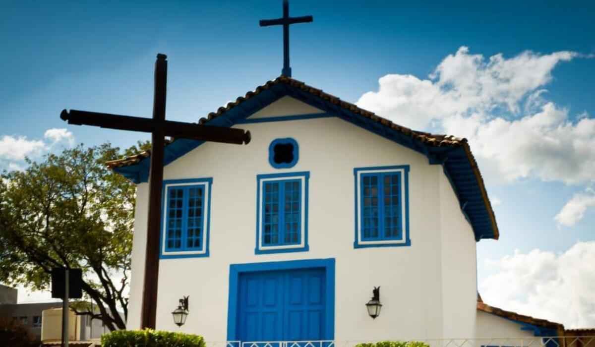Católicos de Lagoa Santa participam da reinauguração de capela - Paróquia Nossa Senhora da Saúde/Divulgação