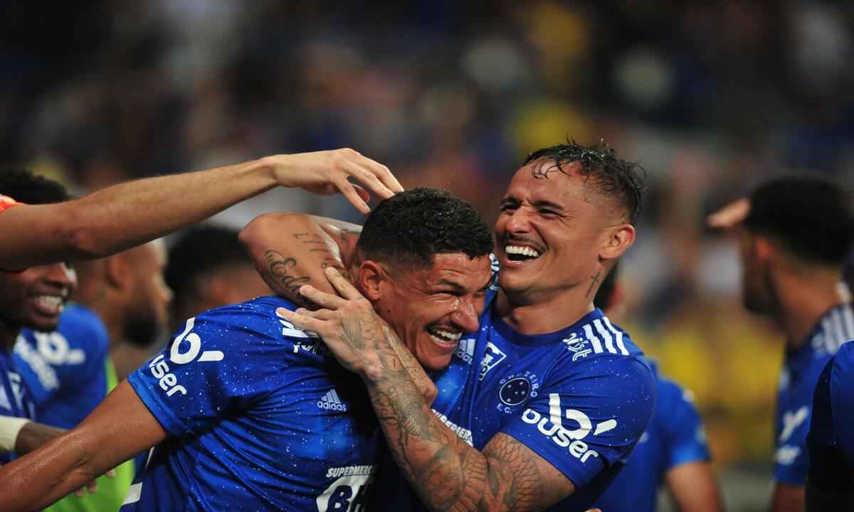 Cruzeiro, campeão de fato e de direito orgulha a China Azul - Alexandre Guzanshe/EM/D.A Press