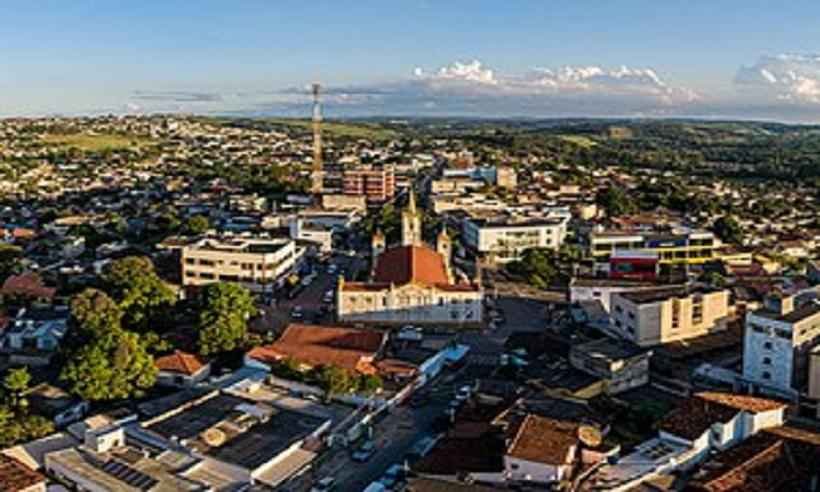 Promotor eleitoral denuncia irregularidade em Matozinhos e mulher é presa - Pt.wikipédia.org