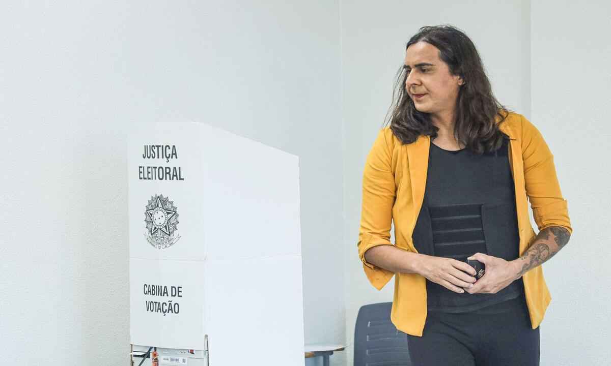 Duda Salabert vota com colete à prova de balas em BH - Divulgação/ Duda Salabert 