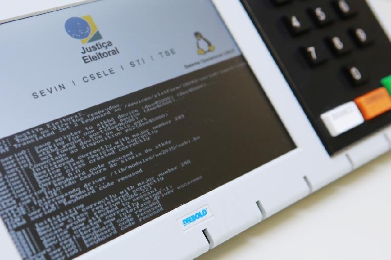 No DF, presidente do TSE acompanha teste de integridade das urnas - Agência Brasil