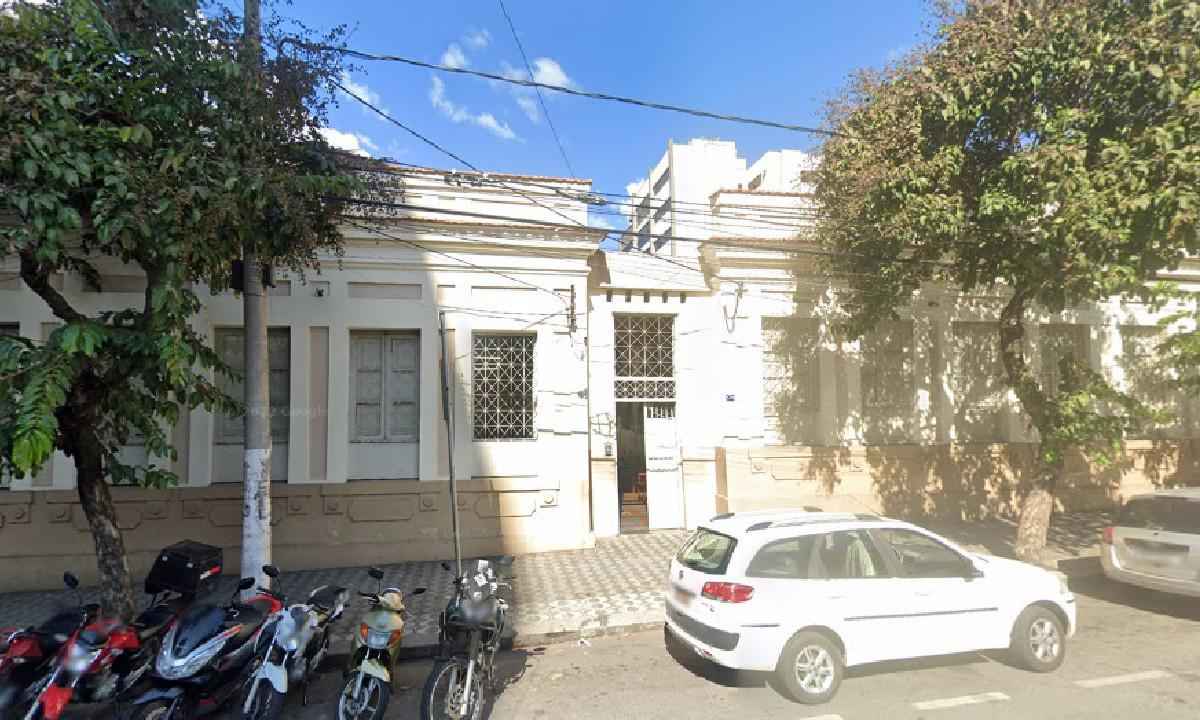 Justiça Eleitoral apreende trabalhos escolares afixados em local de votação - Reprodução Google Maps