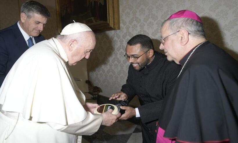 Papa Francisco ganha queijo Canastra de presente no Vaticano - Acervo pessoal