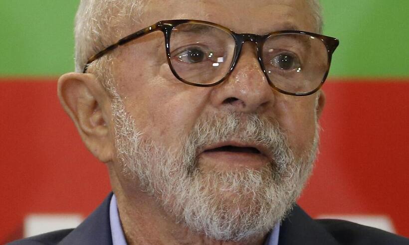 Lula diz que FHC é 'velho companheiro' e anuncia visita ao ex-presidente - Miguel Schincariol / AFP

