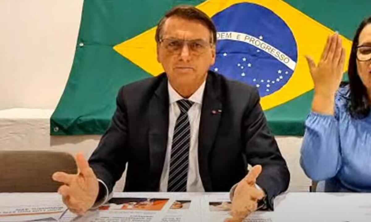 Bolsonaro ironiza pesquisa do Ipec: 'Começou de novo né?' - Reprodução/YouTube
