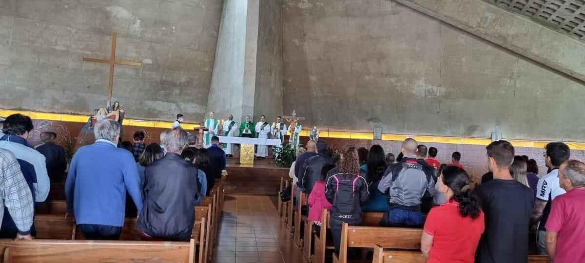 'Por baixo da montanha, há sinais de destruição', diz dom Vicente - Arquidiocese de Belo Horizonte/Divulgação