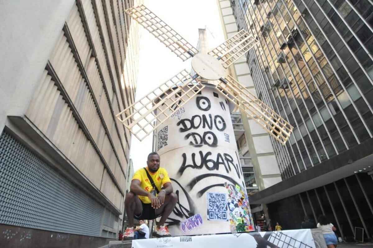 Moinho na Praça Sete? Instalação de Djonga chama atenção em BH - Gladyston Rodrigues/EM/D.A Press