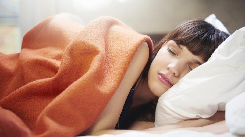 Como e com que frequência você deveria limpar seu colchão - Getty Images