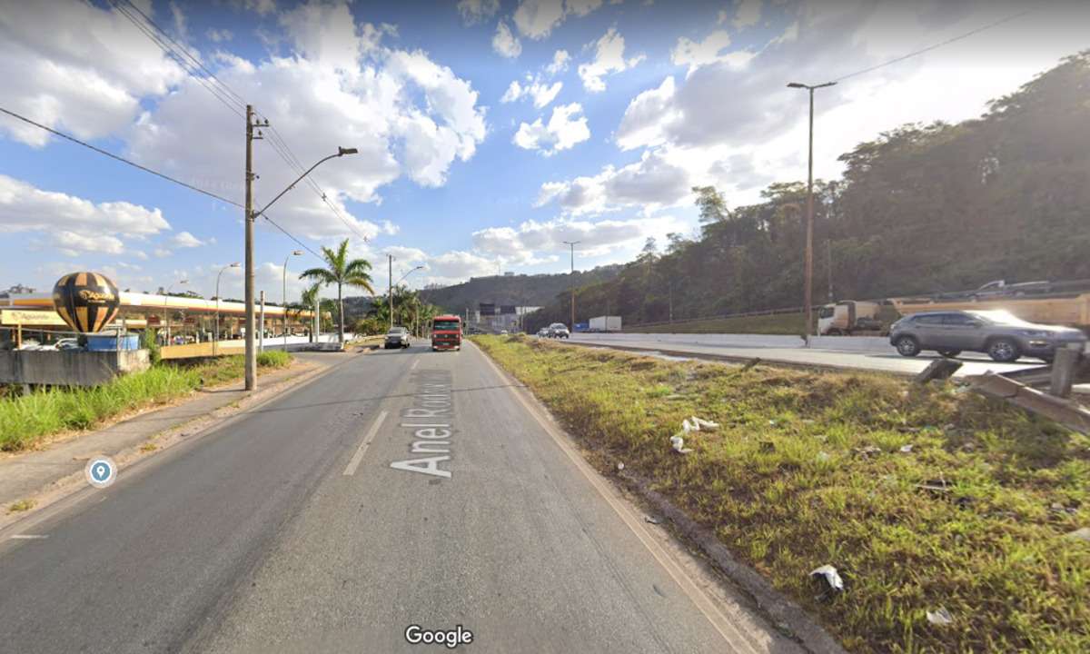 Homem embriagado capota carro no Anel Rodoviário em BH - Reprodução/ Google Street View