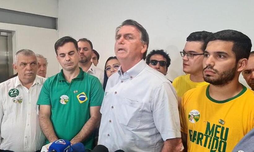 Bolsonaro sobre Lula: 'Quem atendeu melhor os pobres? Eu ou ele?' - Reprodução/Facebook Jair Messias Bolsonaro