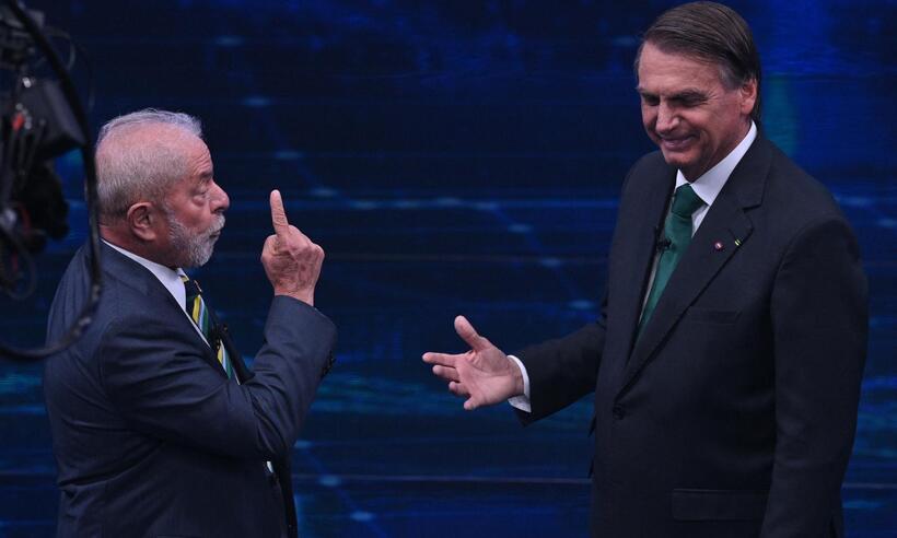 Pesquisa CNT mostra Lula à frente de Bolsonaro no segundo turno - Nelson Almeida/AFP