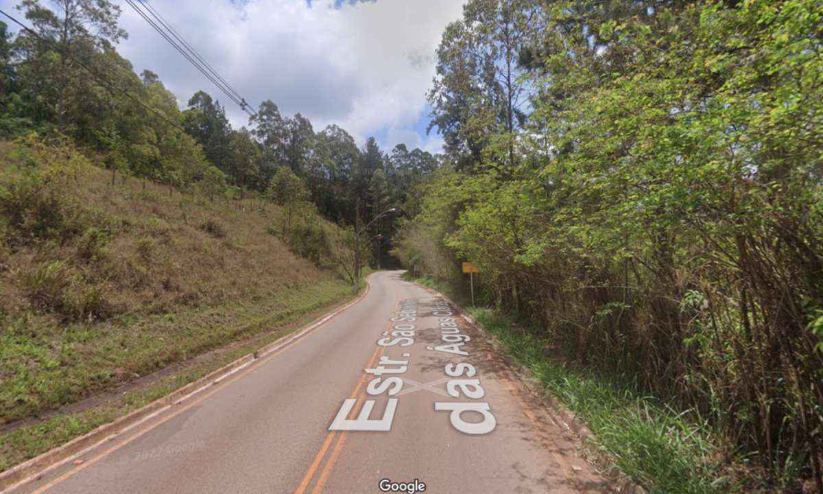 Polícia encontra corpos de dois homens em estrada de Macacos - Reprodução/Google Street View