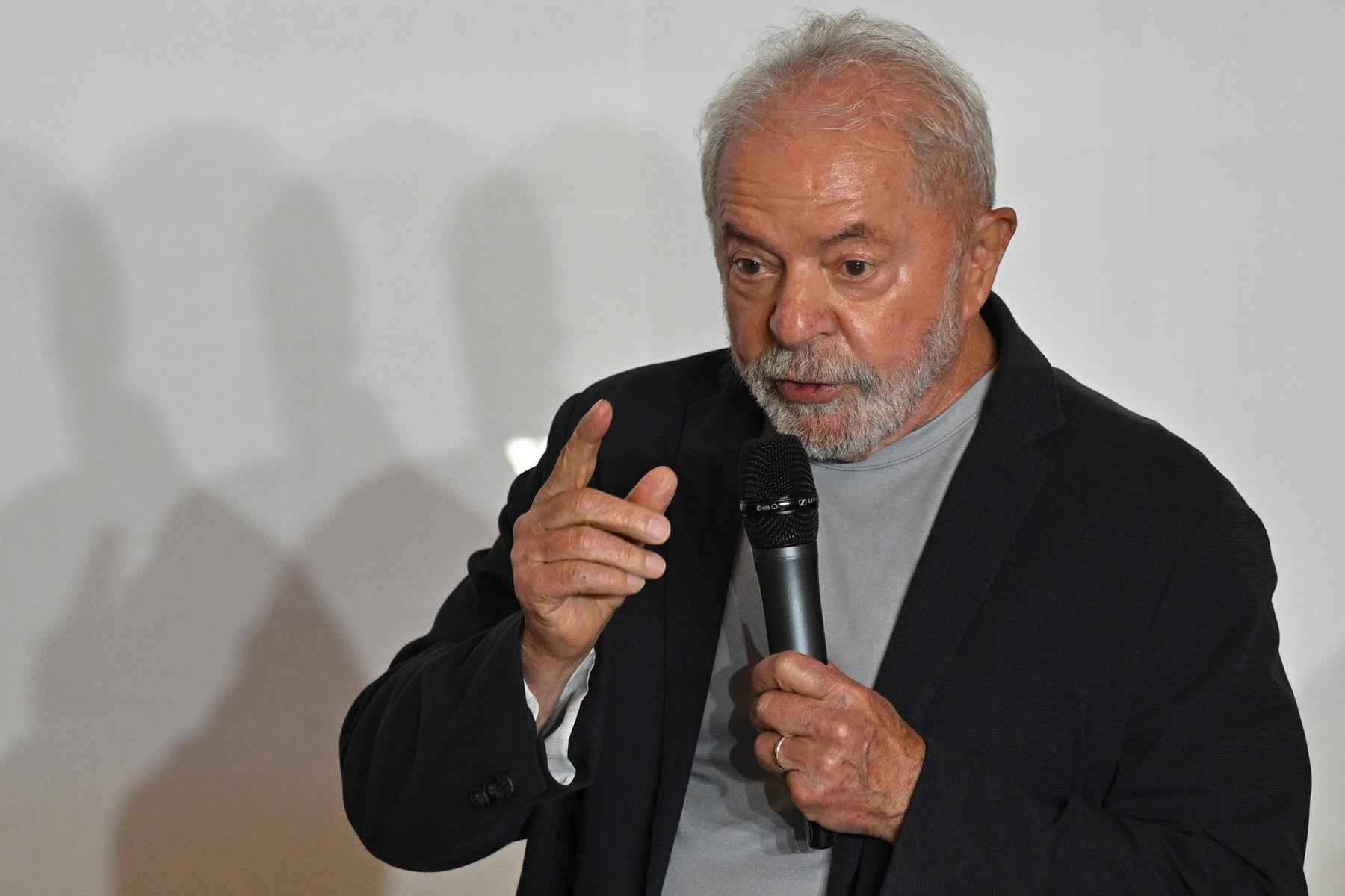 Vídeo: bronca de Lula em assessor durante o debate viraliza - NELSON ALMEIDA / AFP

