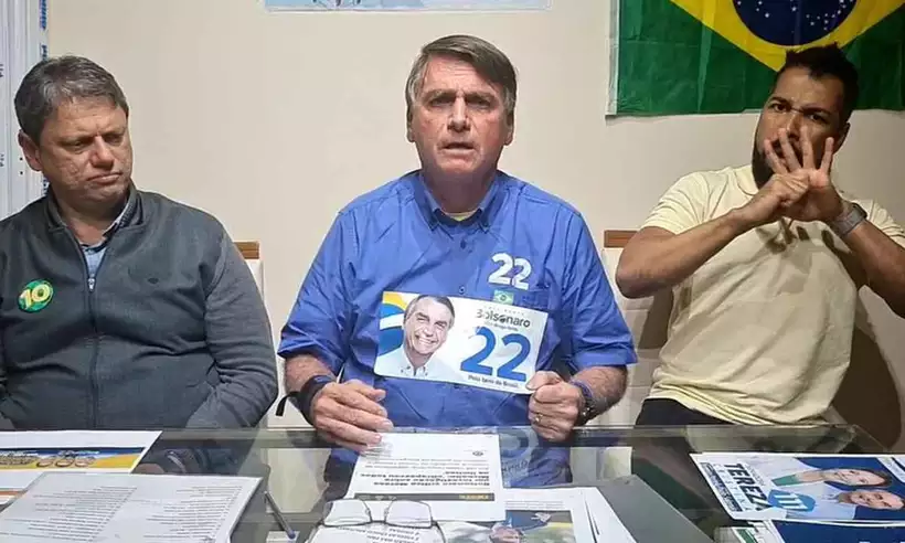 Pintou um clima: Bolsonaro é incondizente com a dignidade humana; eu provo - Reprodução/Facebook