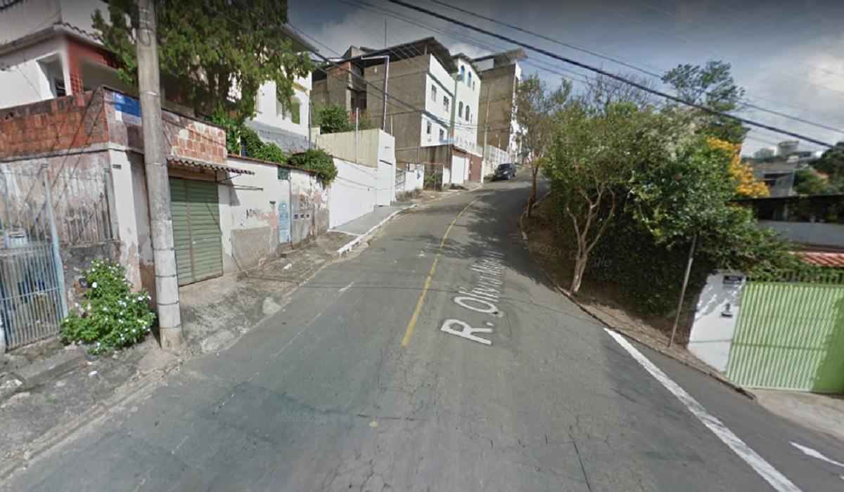 Homem é assassinado enquanto usava Wi-Fi de padaria - Google Street View