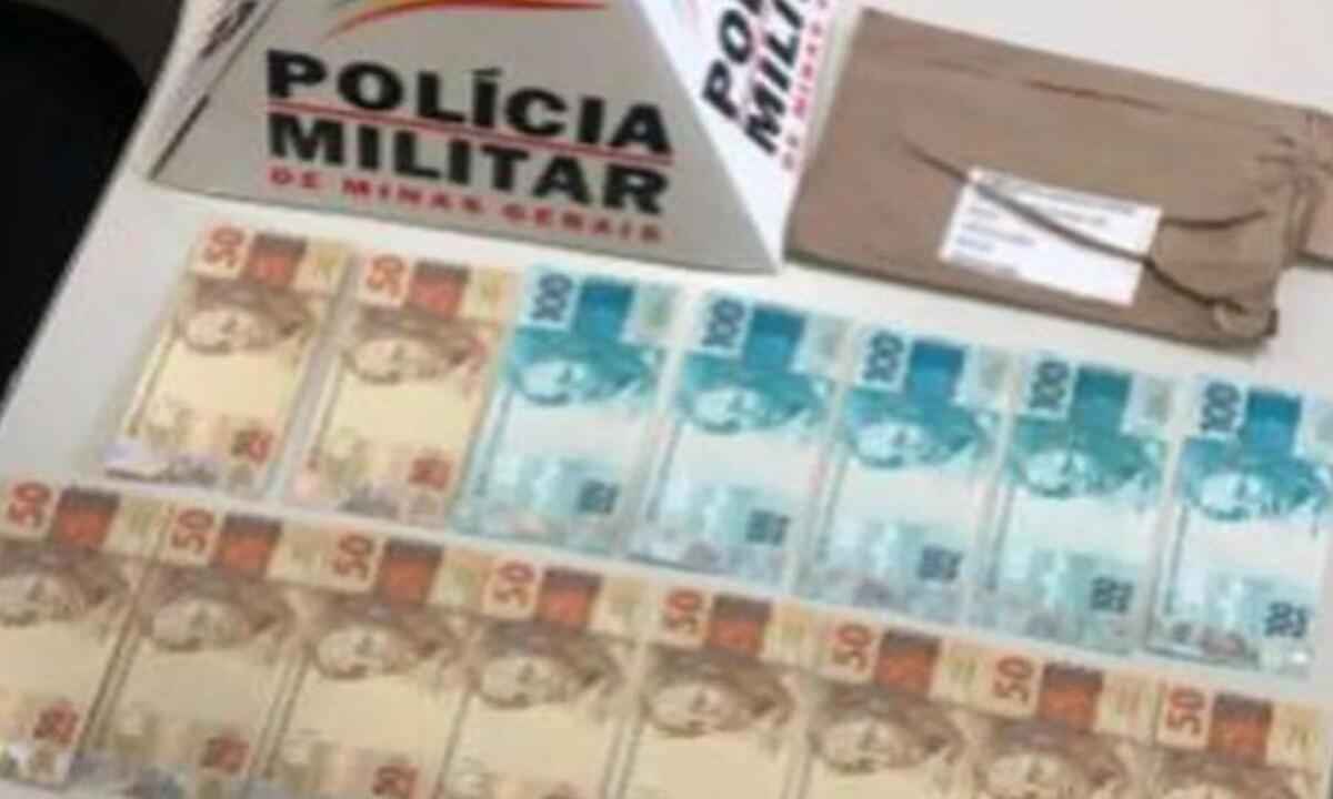 Homem é preso ao receber R$ 1 mil em notas falsas pelos Correios - Polícia Militar de Minas Gerais/PMMG/Reprodução