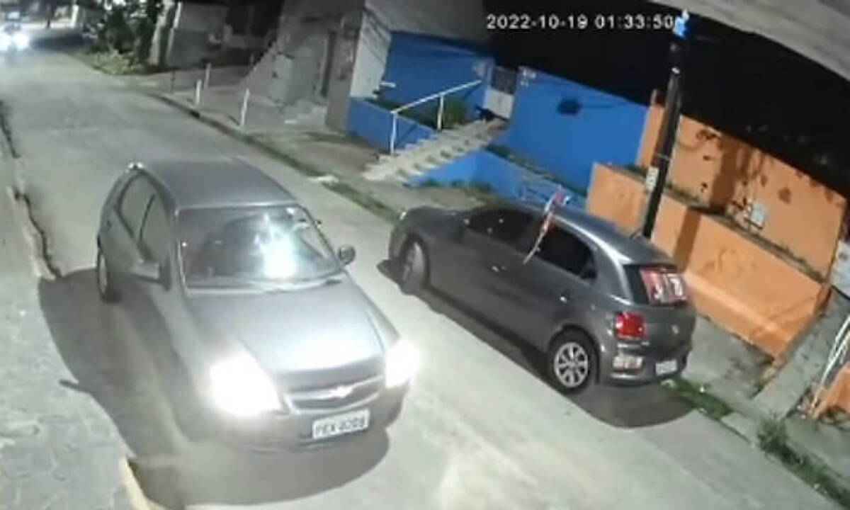 Homem atira em carro de vereador do Recife com adesivo de Lula - Reprodução/Mídia Ninja