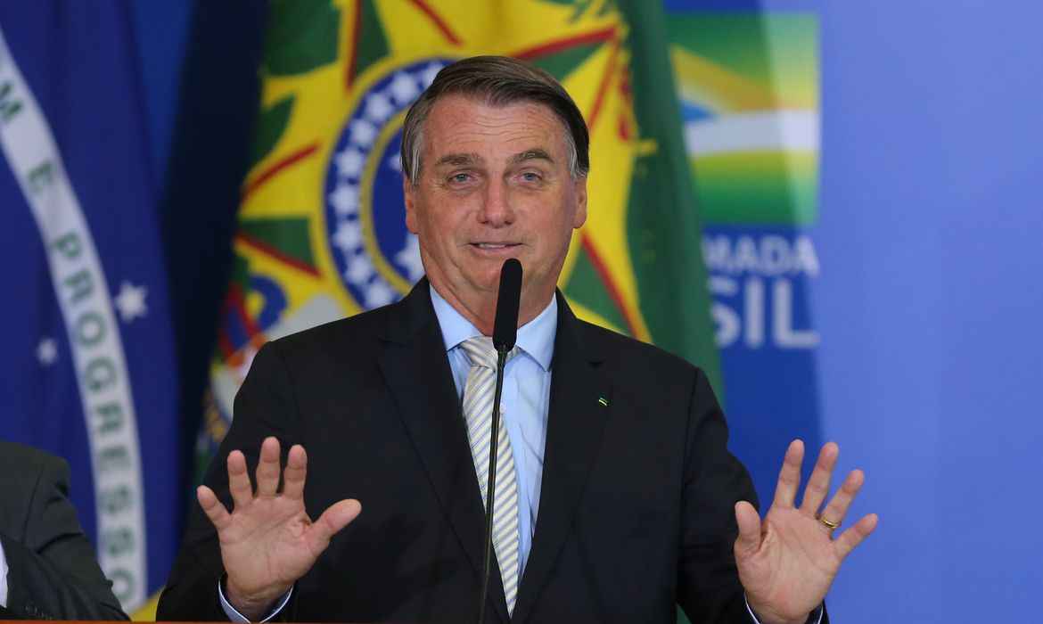 Bolsonaro diz que salário mínimo terá reajuste acima da inflação em 2023 - Fabio Rodrigues Pozzebom/Agência Brasil