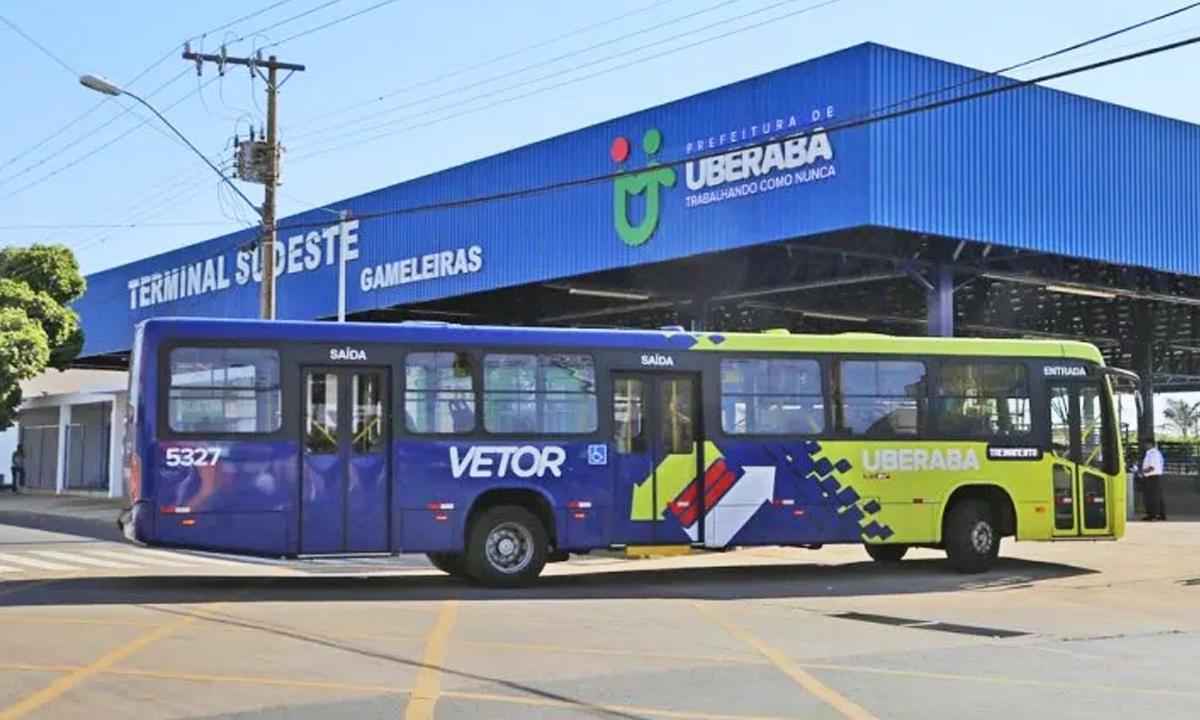 Homem é preso sob suspeita de encostar o pênis em passageiras de ônibus - Prefeitura de Uberaba/Divulgação
