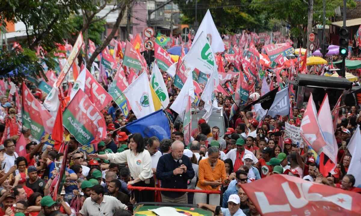 Lula fecha jornada por Minas Gerais na Grande BH com foco nas abstenções - Túlio Santos/EM D.A Press