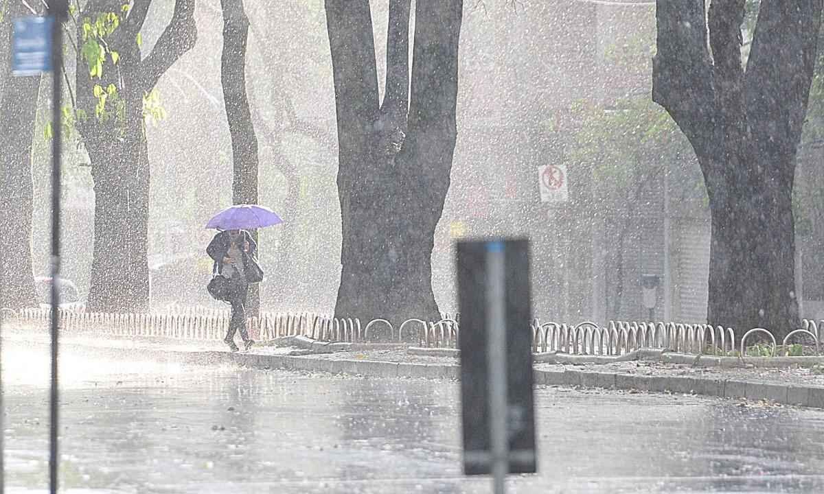 Imagem mostra chuva em BH -  (crédito: Marcos Vieira/EM/D.A Press)