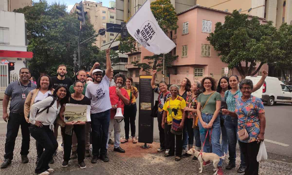 Manifestantes exigem arqueólogo em construção no Largo do Rosário - Marcus Rocha/Divulgação