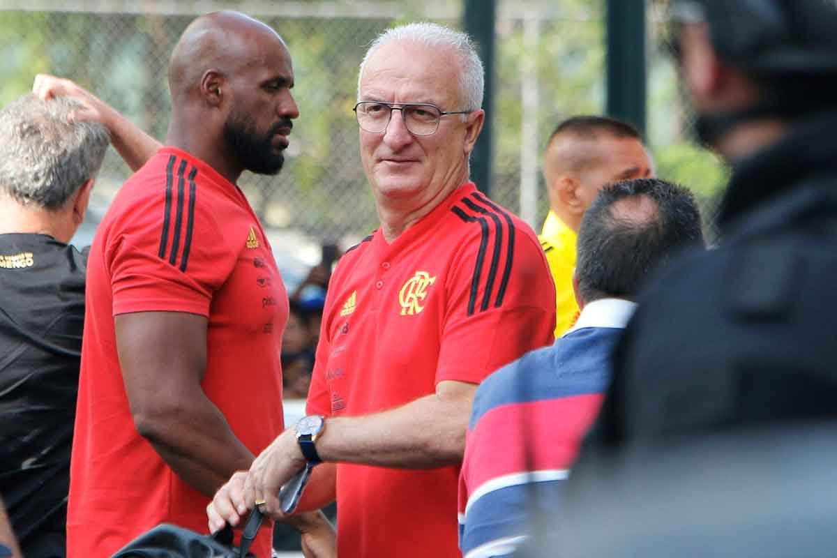 Ingressos caros, estádio vazio e violência preocupam em Guaiaquil - Gerardo MENOSCAL / AFP
