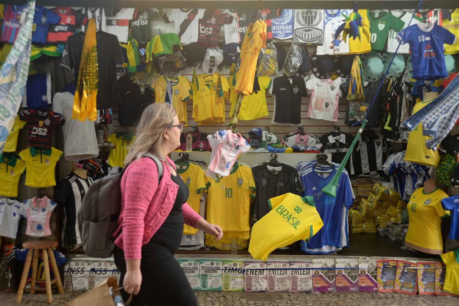 Comércio em BH já entra no clima de Copa do Mundo e Natal  - Túlio Santos/EM/D.A
