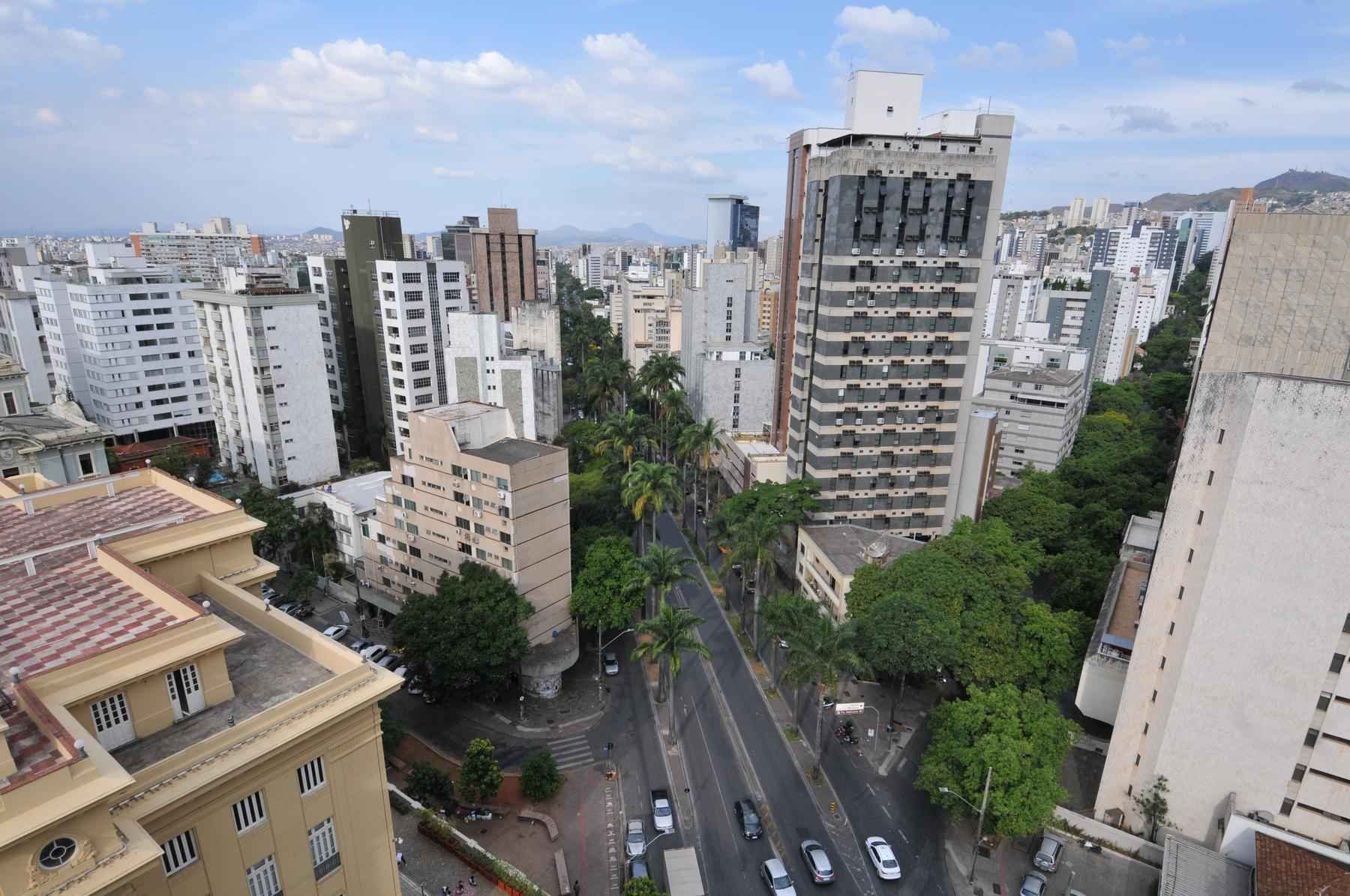 Uma avenida chamada Brasil: o país que vai às urnas resumido em via de BH - RAMON LISBOA/EM/D.A PRESS