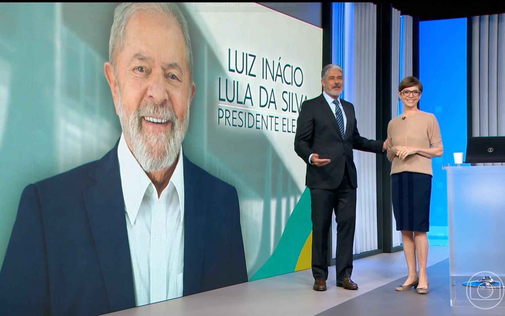 Bonner elogia Renata Lo Prete durante apuração de votos da eleição - Reprodução/TV Globo