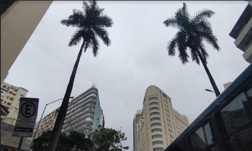 Feriado de Finados será de chuva e frio: a máxima prevista é de 21°C  - Jair Amaral/EM/D.A Press