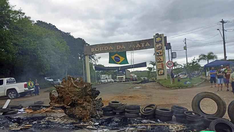 Samu é acionado para falso acidente durante protestos no Sul de Minas - Samu