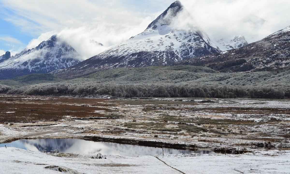 Brasileiro morre ao ser atingido por placa de gelo em caverna na Argentina - Pixabay