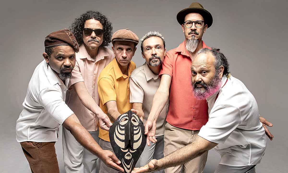 Banda Mestre Ambrósio, que se separou há 18 anos, está de volta aos palcos - José de Holanda/divulgação
