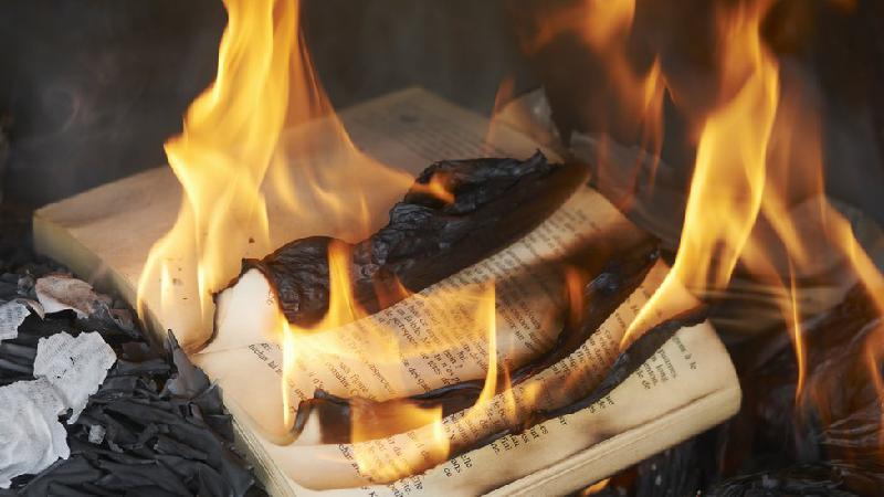 Os livros 'perigosos demais' para serem lidos - Getty Images