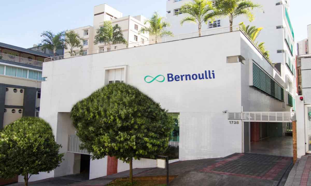Procon multa Bernoulli em R$ 287 mil por preços abusivos de uniformes - Divulgação/Coluna Arte Final