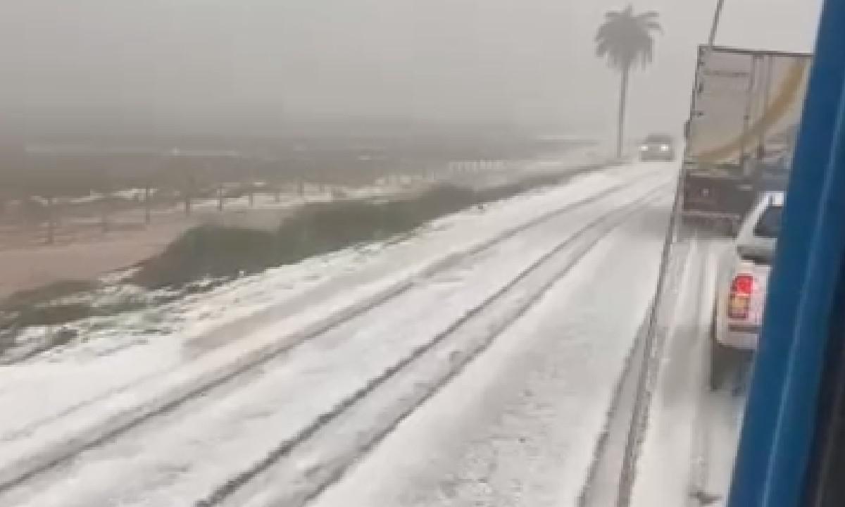 Vídeo: Temporal com granizo deixa Lagoa da Prata debaixo de gelo  - Reprodução WhatsApp