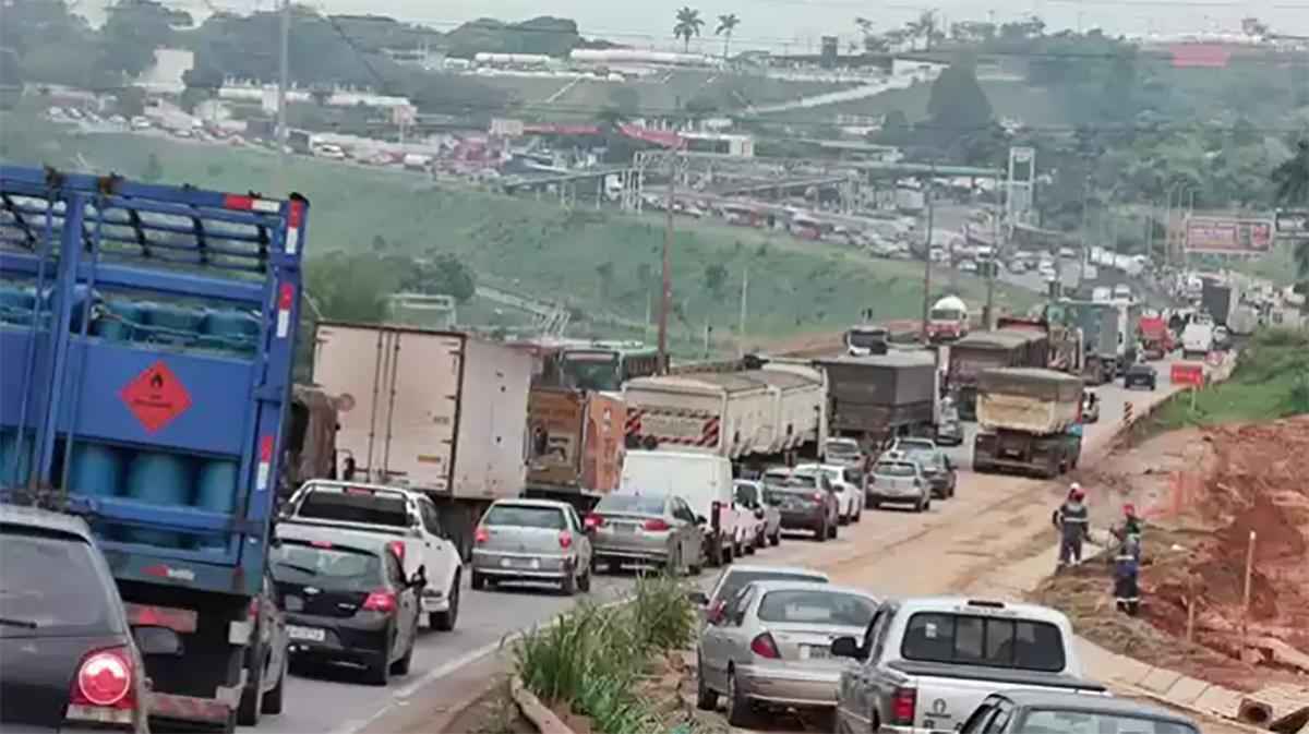 Rodovias ruins em Minas Gerais cobririam ida e volta de BH a Boa Vista - Jair Amaral/Em/D.A.Press