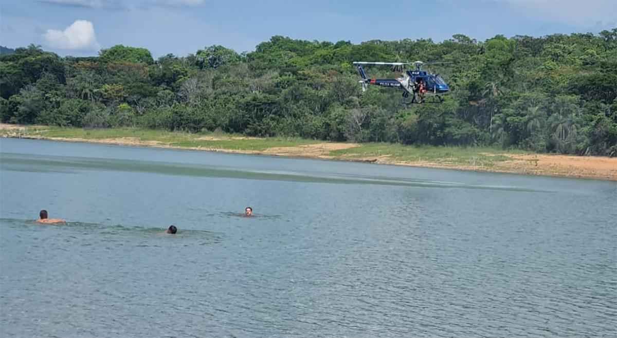 Barco vira, e jovem morre afogado em Vargem das Flores - CBMMG/DIvulgação