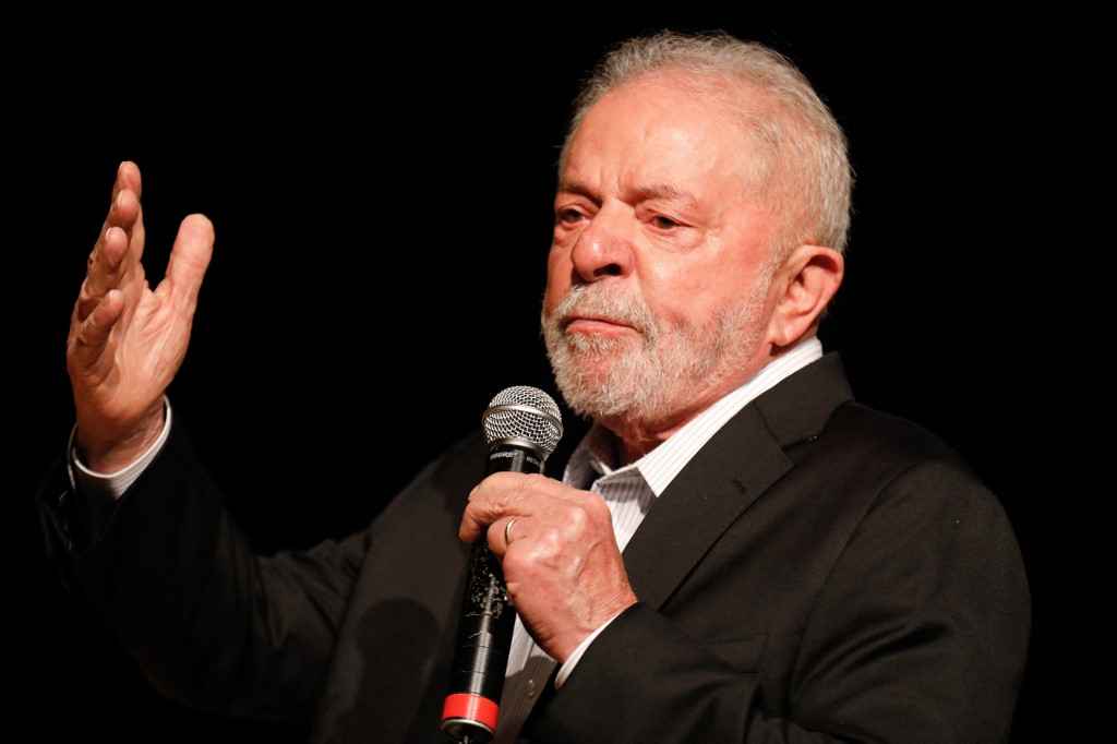 Frente ideológica ampla e economia são desafios para Lula - Sergio Lima / AFP