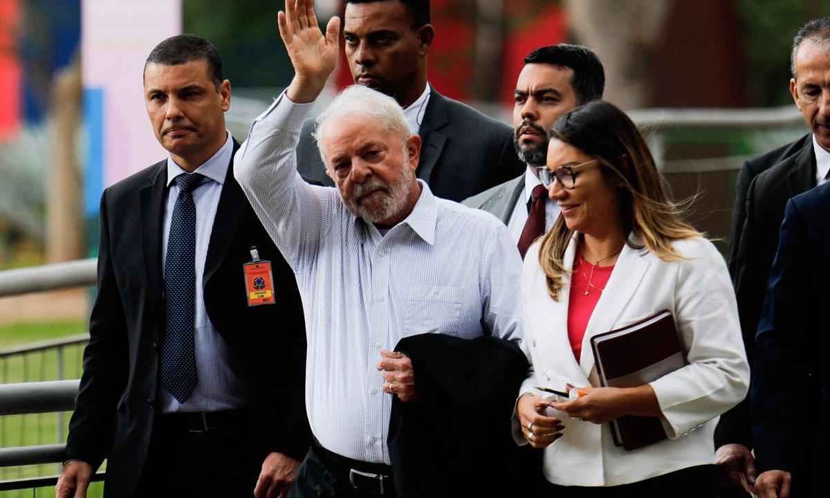 Semana de Lula tem viagens ao exterior e expectativa por PEC da Transição - SERGIO LIMA/AFP