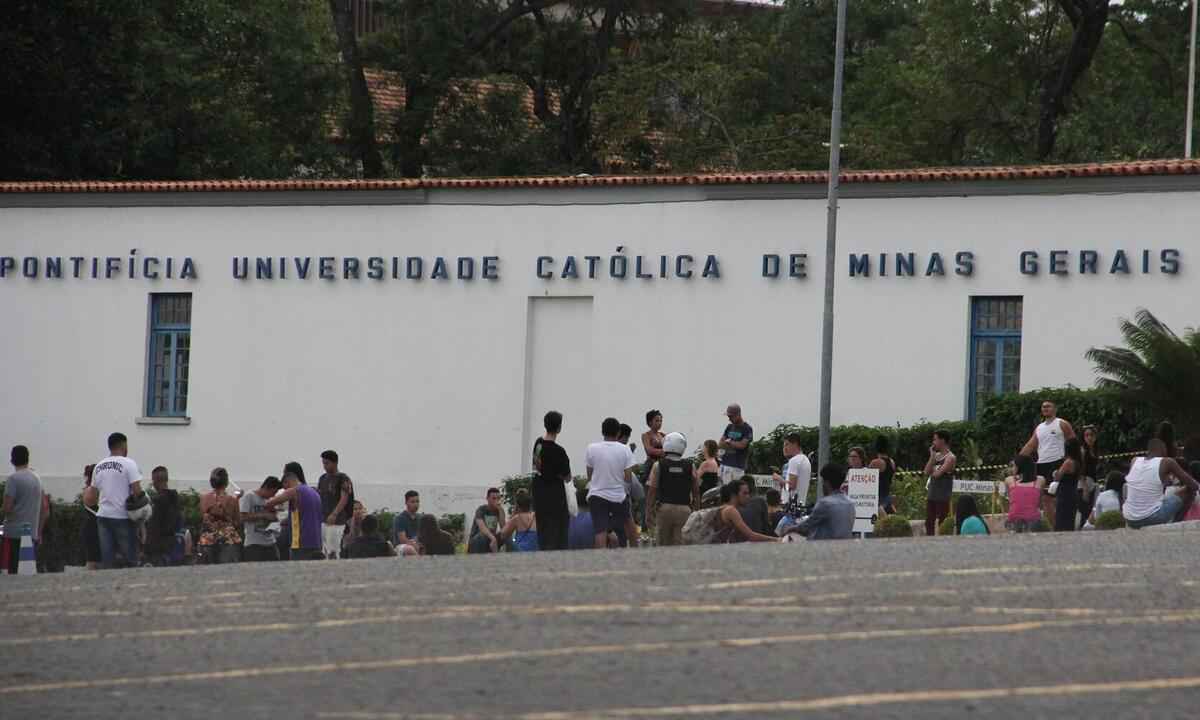 PUC Minas suspende aulas presenciais de cinco turmas após casos de COVID-19 - Sidney Lopes/EM/D.A Press- 05/11/2017