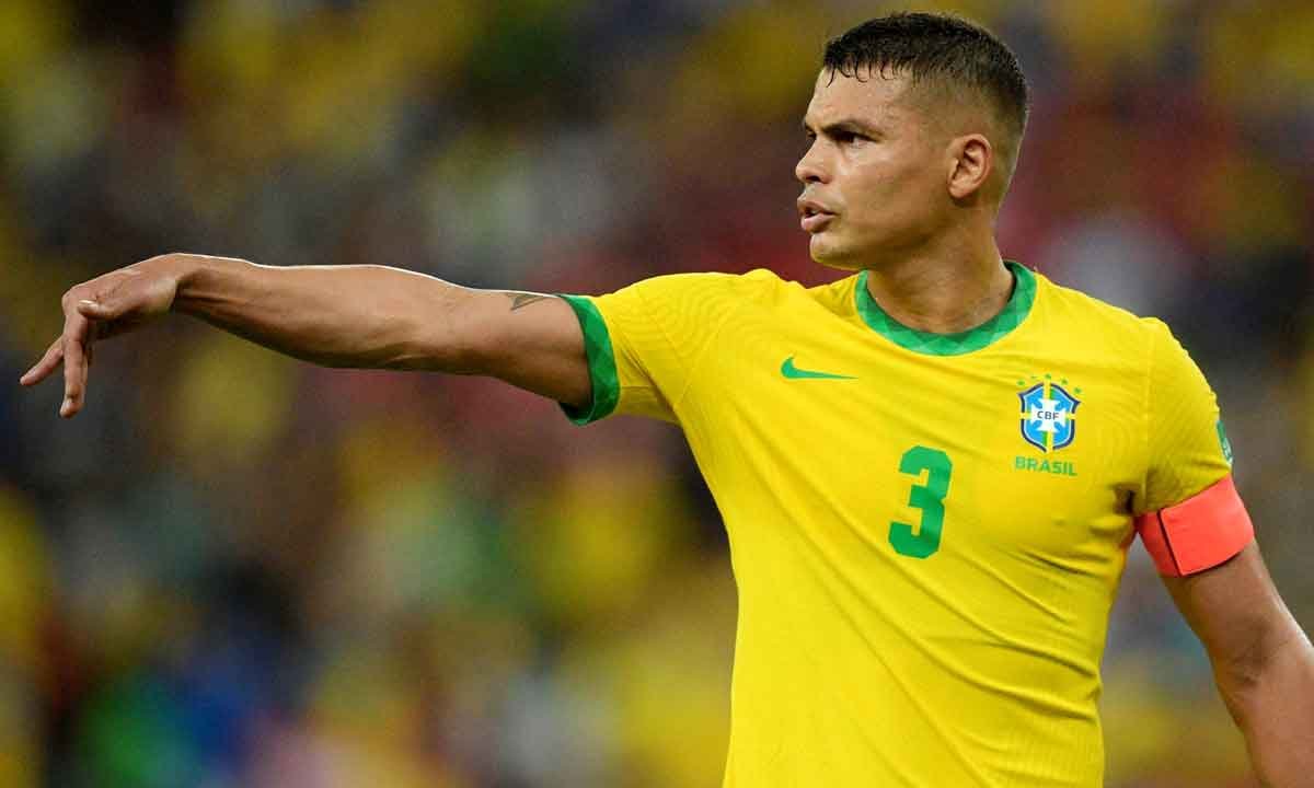 Seleção Brasileira: veja os perfis dos zagueiros Thiago Silva e Bremer - CARL DE SOUZA / AFP - 24/3/22