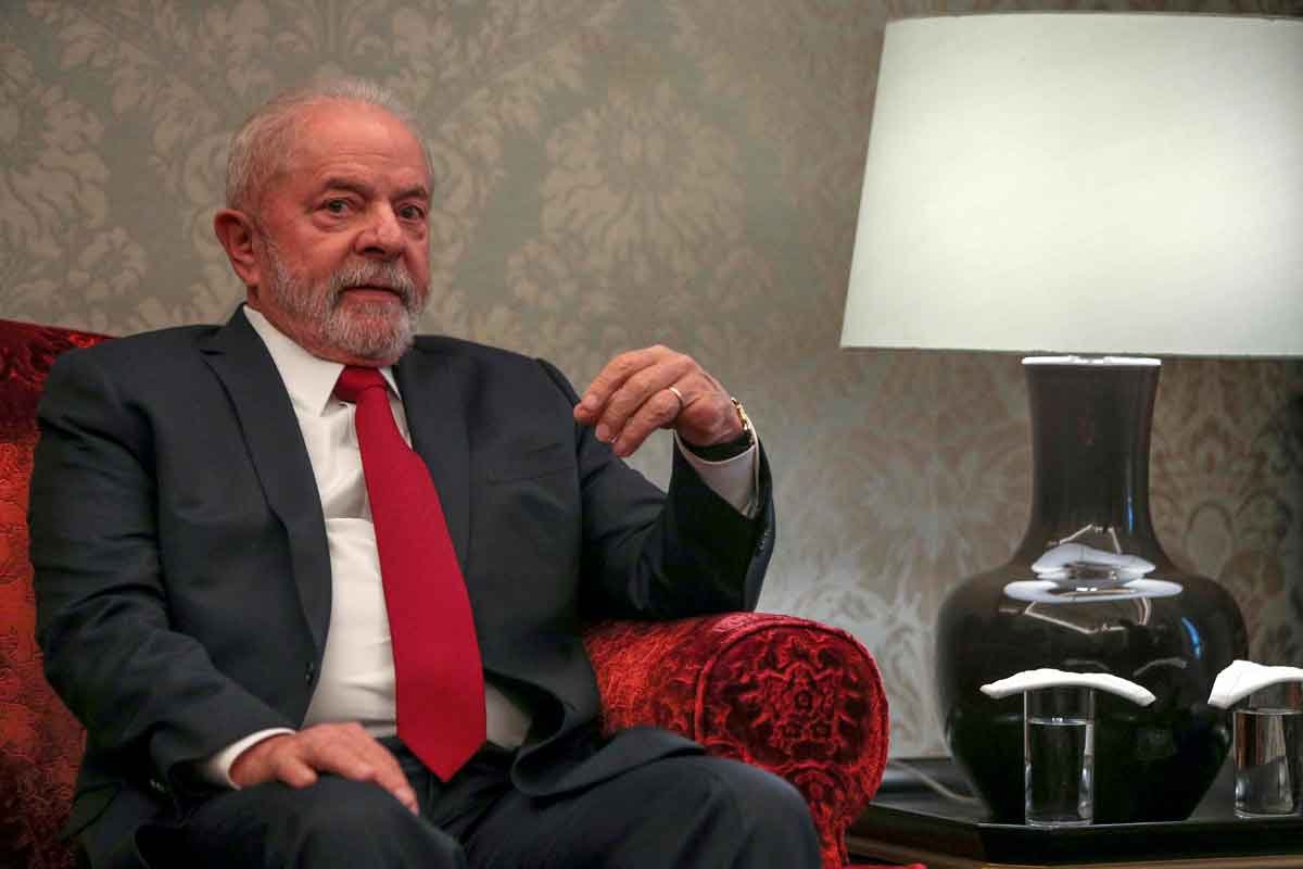 O futuro governo de Lula: é responsabilidade fiscal ou é social? - CARLOS COSTA/AFP