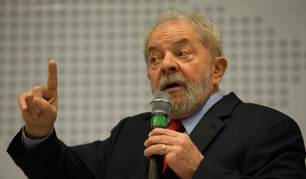 Aliados de Lula avaliam que uso de jatinho trouxe desgaste ao petista - Lula Marques