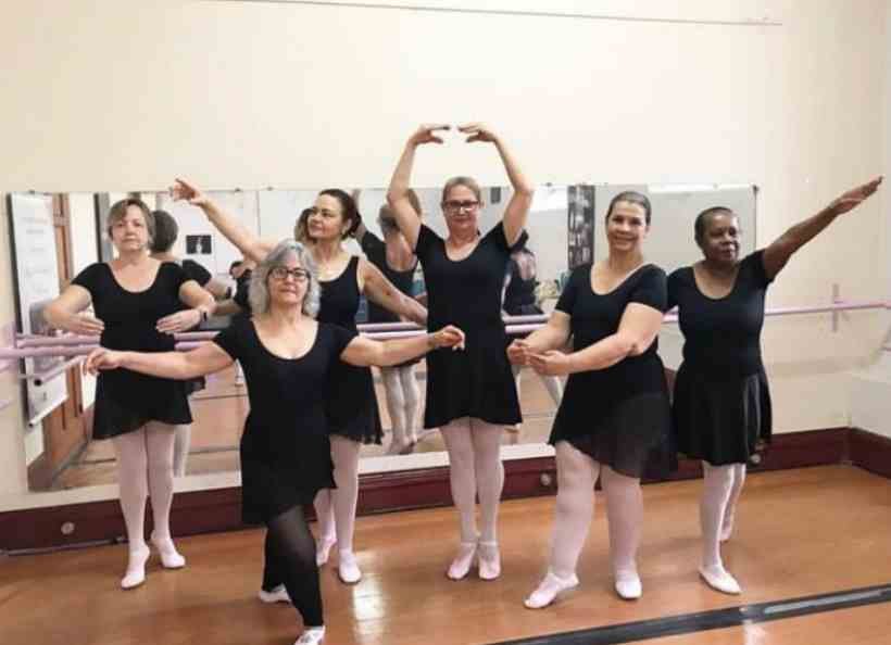 Alunas de curso de balé para a terceira idade se apresentam em BH  - Márcia Oliveira/Divulgação