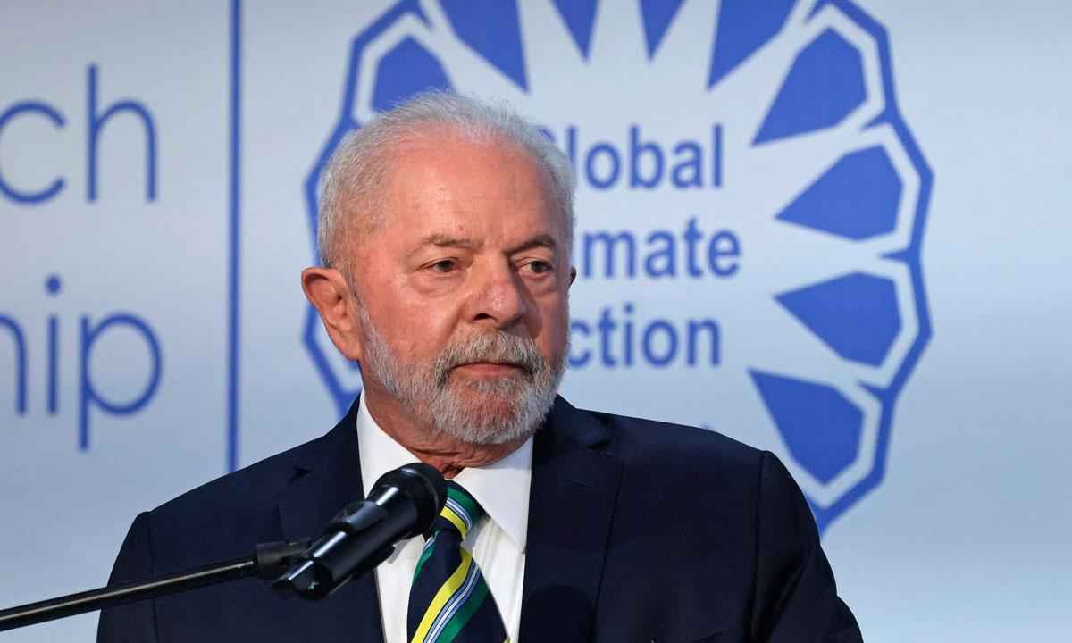 Tiros e mortes em escolas do Espírito Santo geram solidariedade - AHMAD GHARABLI/AFP