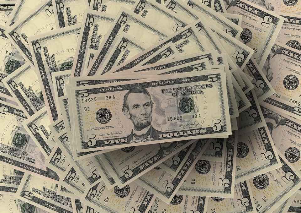 Dólar recua em linha com o exterior e de olho na PEC da Transição - Pixabay