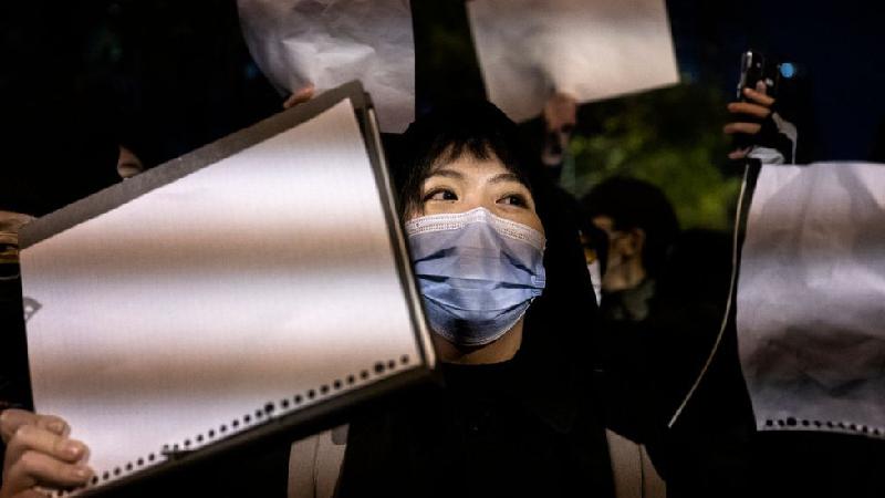 Protestos na China: por que papéis em branco viraram símbolo das manifestações - Getty Images